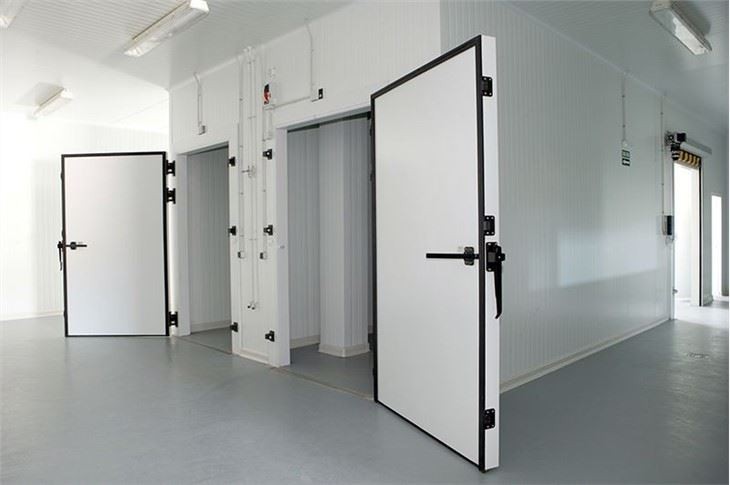 SPACE AND DURABILITY OF FRP PANELS FOR TURCK BODYS
